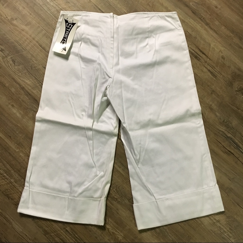 Wrapper White Capris - Picture 2 of 2